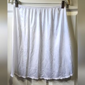 Vasserette white slip skirt women's size Large